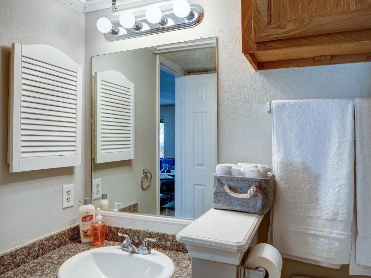 Lovely 2 Bedroom, 1 Bath Condo With Pools And Gym. Houston Dış mekan fotoğraf