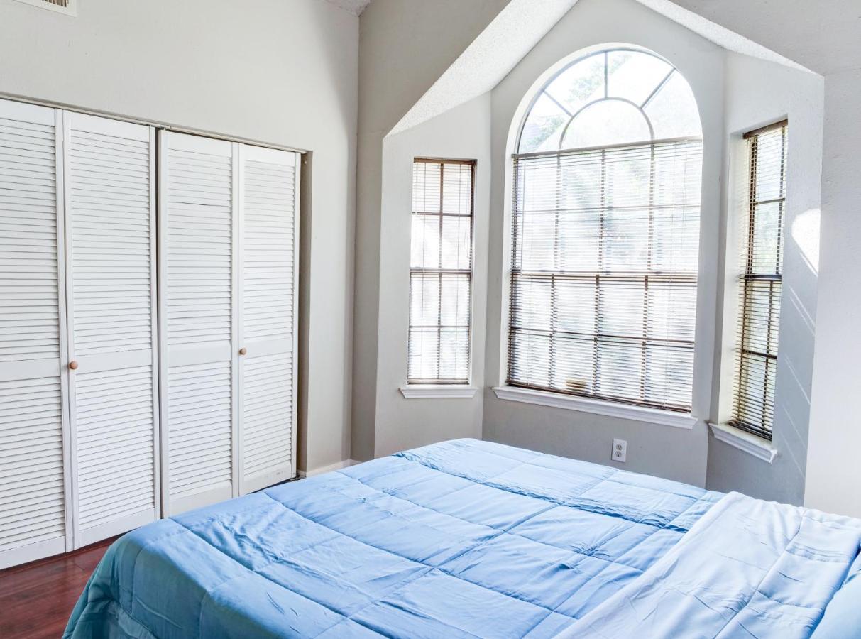 Lovely 2 Bedroom, 1 Bath Condo With Pools And Gym. Houston Dış mekan fotoğraf