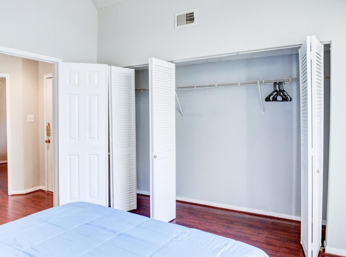 Lovely 2 Bedroom, 1 Bath Condo With Pools And Gym. Houston Dış mekan fotoğraf