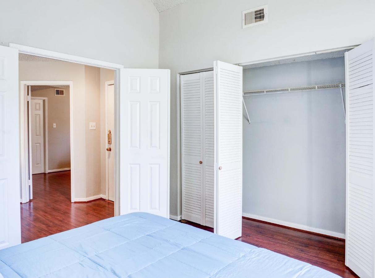 Lovely 2 Bedroom, 1 Bath Condo With Pools And Gym. Houston Dış mekan fotoğraf