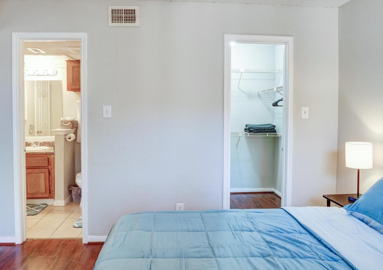 Lovely 2 Bedroom, 1 Bath Condo With Pools And Gym. Houston Dış mekan fotoğraf